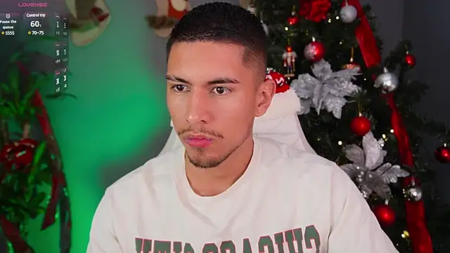 Aaronfox x online show from December 26, 2024, 2:12 am