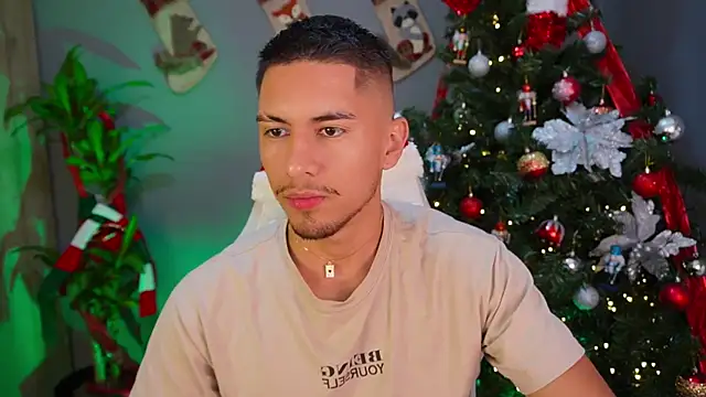 Aaronfox x online show from December 26, 2024, 11:24 pm