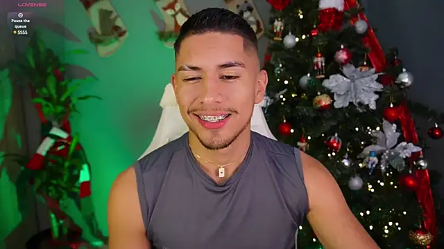 Aaronfox x online show from December 27, 2024, 2:47 am