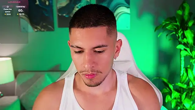 Aaronfox x online show from January 6, 2025, 2:48 am