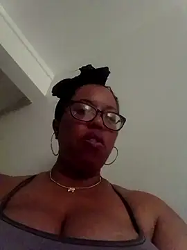 Snapshot of KittyKayla chatting on October 10, 2025, 12:31 am KittyKayla online show from October 10, 2025, 12:31 am