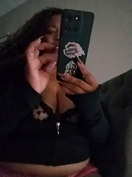 Snapshot of KittyKayla chatting on November 18, 2025, 9:25 am KittyKayla online show from November 18, 2025, 9:25 am