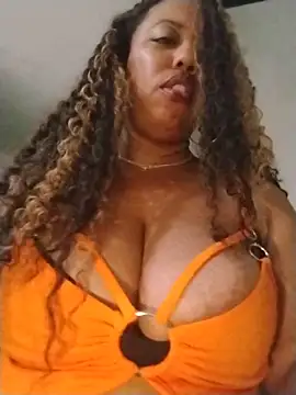 Snapshot of KittyKayla chatting on November 25, 2025, 4:45 am KittyKayla online show from November 25, 2025, 4:45 am