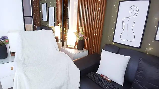 brigiitte rohan online show from September 24, 2025, 12:14 am