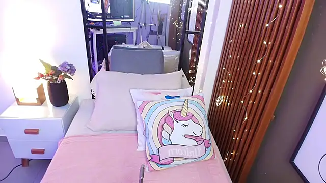 brigiitte rohan online show from October 13, 2025, 12:10 am