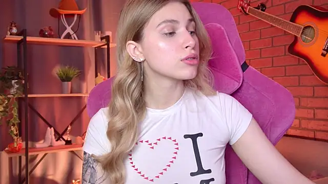 EllieCutes online show from June 22, 2026, 6:54 am