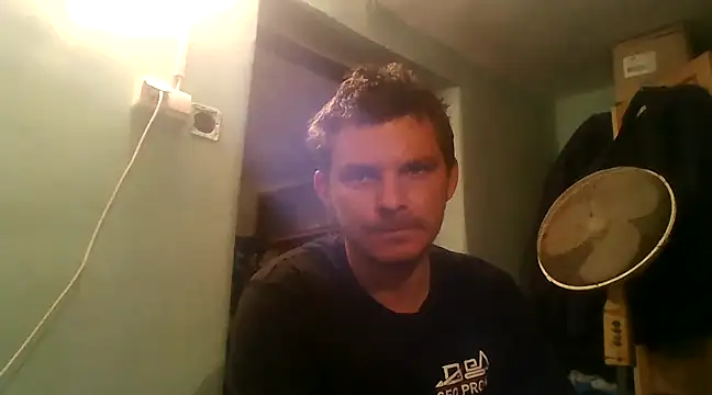 Snapshot of Richardxx29 chatting on March 17, 2025, 8:51 pm Richardxx29 online show from March 17, 2025, 8:51 pm