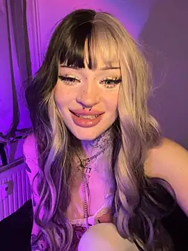 Snapshot of madelinexx chatting on September 23, 2025, 6:22 pm madelinexx online show from September 23, 2025, 6:22 pm