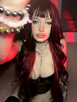 Snapshot of madelinexx chatting on October 28, 2025, 5:37 pm madelinexx online show from October 28, 2025, 5:37 pm