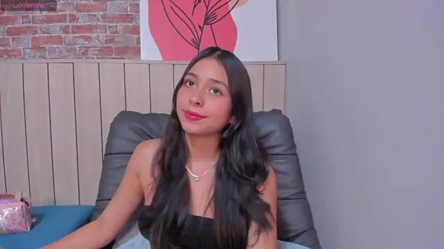 SophieBenson online show from February 10, 2025, 3:42 pm