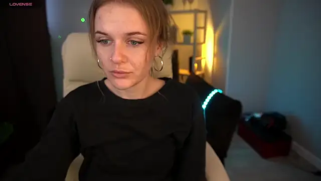 MaribelRiverr  online show from December 13, 2024, 6:21 am