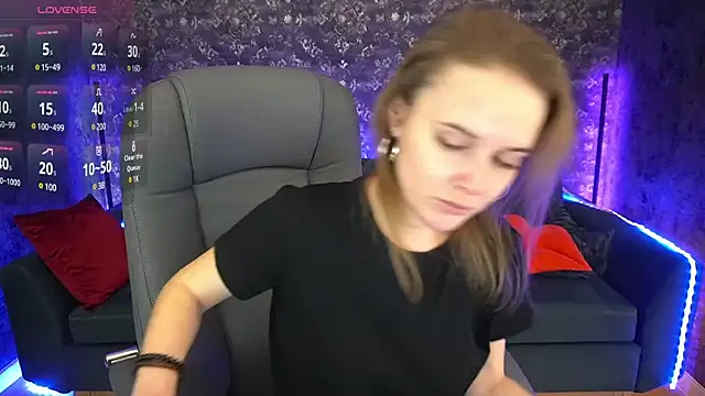 MaribelRiverr  online show from December 19, 2024, 10:02 am
