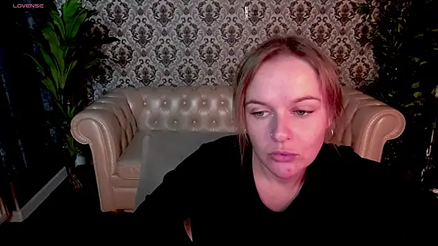 MaribelRiverr  online show from September 21, 2025, 5:20 am