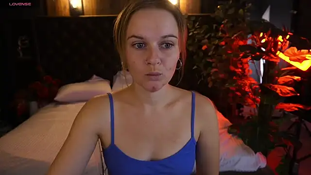 MaribelRiverr  online show from October 12, 2025, 5:39 am