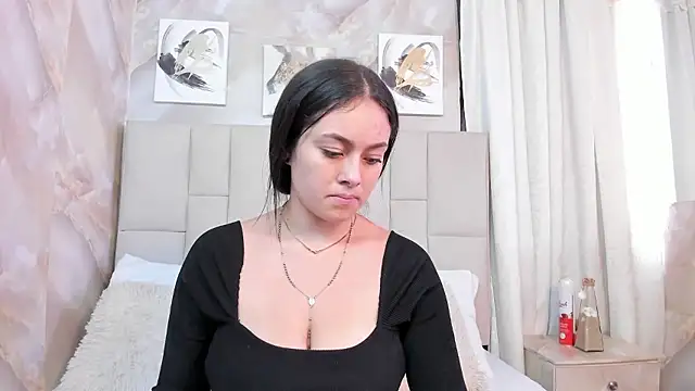 Jaslyn  Smith online show from January 13, 2026, 4:45 pm