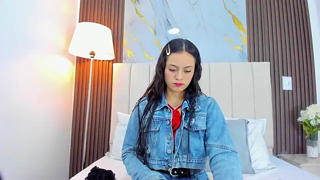 Jaslyn  Smith online show from May 8, 2026, 2:11 pm