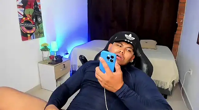 Snapshot of Camilo_caballero chatting on March 20, 2025, 2:29 am Camilo caballero online show from March 20, 2025, 2:29 am