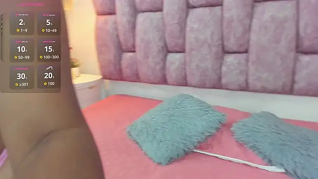 Snapshot of britanny-collyns chatting on September 9, 2025, 7:35 pm britanny-collyns online show from September 9, 2025, 7:35 pm