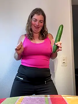 Snapshot of Lombada chatting on September 24, 2025, 7:01 am Lombada online show from September 24, 2025, 7:01 am