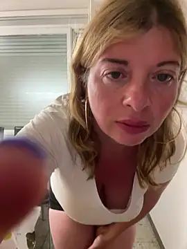 Snapshot of Lombada chatting on July 8, 2026, 2:27 am Lombada online show from July 8, 2026, 2:27 am