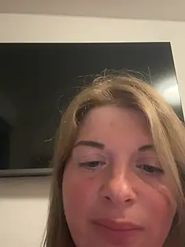 Snapshot of Lombada chatting on July 13, 2026, 9:39 pm Lombada online show from July 13, 2026, 9:39 pm