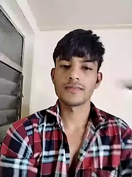kingkartik7 online show from February 16, 2025, 10:21 pm