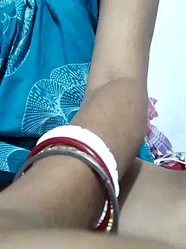 miss-Riy online show from May 1, 2026, 6:23 pm