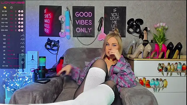 HannaKorsak online show from December 16, 2024, 7:00 pm