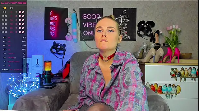 HannaKorsak online show from December 17, 2024, 10:32 pm