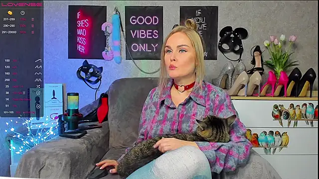 HannaKorsak online show from February 4, 2025, 8:59 pm