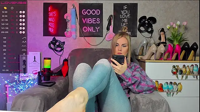 HannaKorsak online show from February 6, 2025, 5:40 pm