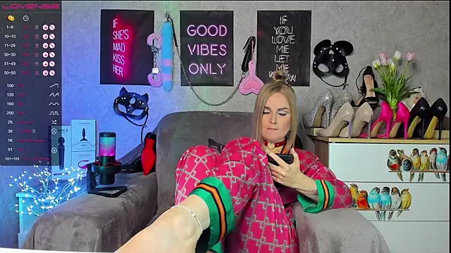 HannaKorsak online show from February 16, 2025, 8:33 pm