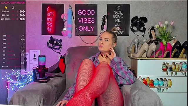 HannaKorsak online show from February 23, 2025, 9:16 pm