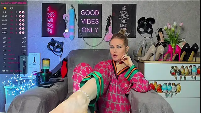 HannaKorsak online show from February 25, 2025, 6:53 pm