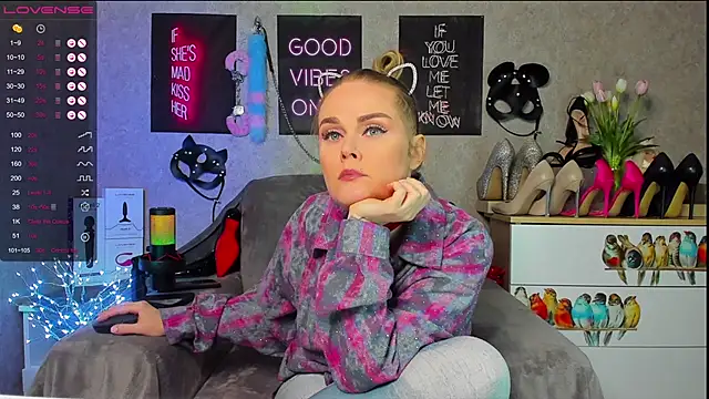 HannaKorsak online show from March 4, 2025, 6:29 pm