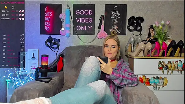 HannaKorsak online show from March 6, 2025, 9:09 pm
