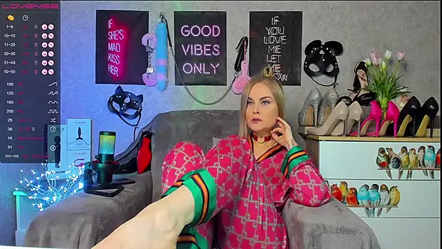 HannaKorsak online show from March 10, 2025, 7:29 pm
