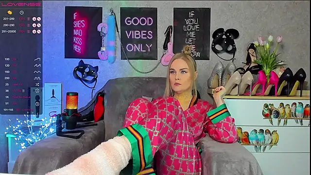 HannaKorsak online show from March 11, 2025, 5:46 pm