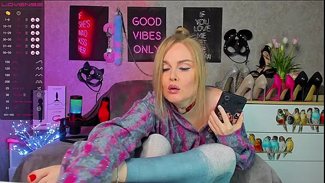 HannaKorsak online show from March 21, 2025, 6:29 pm