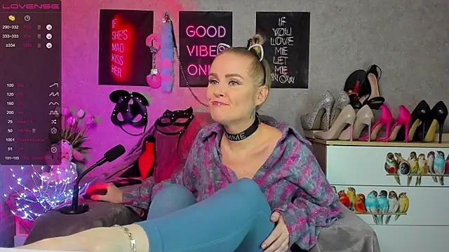 HannaKorsak online show from September 8, 2025, 7:24 pm