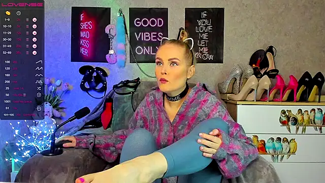 HannaKorsak online show from September 10, 2025, 6:41 pm