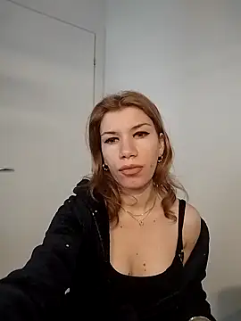 EvaRush online show from December 22, 2025, 8:44 am