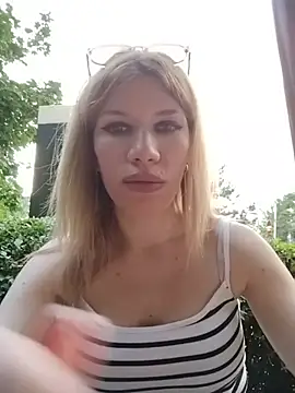 EvaRush online show from June 22, 2026, 5:54 pm
