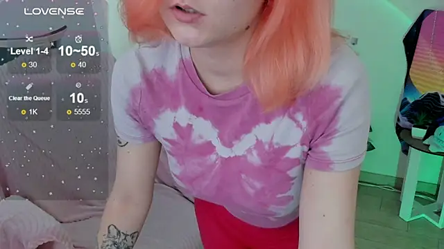 Snapshot of Fire_Bestie chatting on September 25, 2025, 12:53 pm Fire Bestie online show from September 25, 2025, 12:53 pm