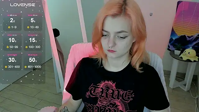 Snapshot of Fire_Bestie chatting on October 12, 2025, 12:59 pm Fire Bestie online show from October 12, 2025, 12:59 pm