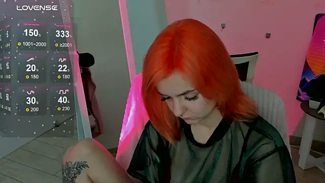 Snapshot of Fire_Bestie chatting on October 22, 2025, 2:06 pm Fire Bestie online show from October 22, 2025, 2:06 pm