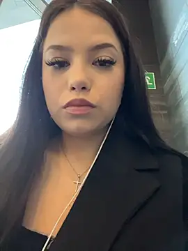 Snapshot of Chloe__Moon chatting on October 7, 2025, 2:14 pm Chloe  Moon online show from October 7, 2025, 2:14 pm