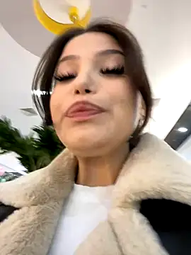 Snapshot of Chloe__Moon chatting on October 22, 2025, 3:12 pm Chloe  Moon online show from October 22, 2025, 3:12 pm