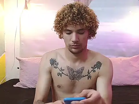 tylor boy online show from December 1, 2025, 4:17 am