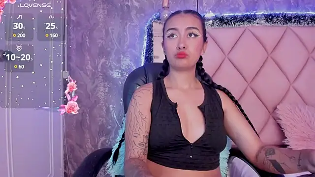 AntonellaQueenn online show from December 18, 2024, 11:24 am